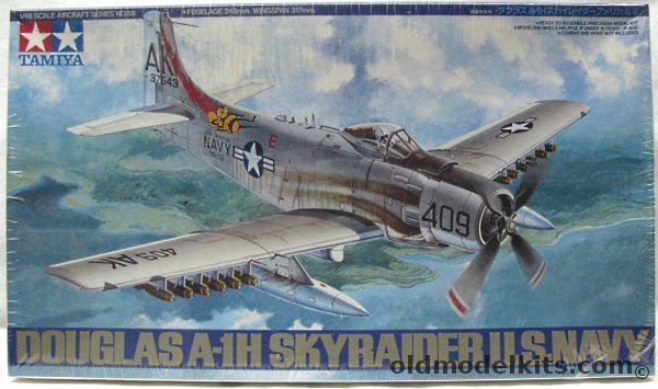 Tamiya 1/48 Douglas A-1H Skyraider - US Navy VA-176 USS Intrepid / VA-52 Knight Riders USS Ticonderoga / VA-25 The Fists of the Fleet USS Midway, 61058-3400 plastic model kit